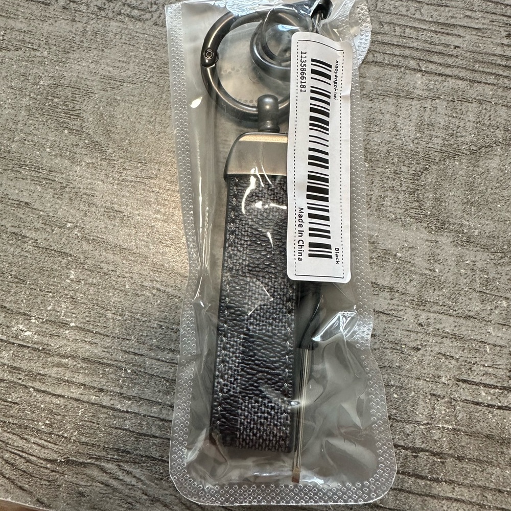 Checkered Black Gray Keychain NWT - Picture 3 of 4